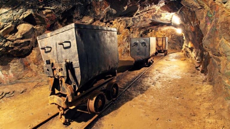 4 Best Metal & Mining Stocks To Buy To Play The Commodities Rally